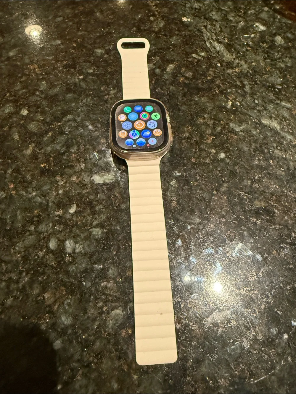 White Leather-Style Magnetic Watch Band for Smartwatches